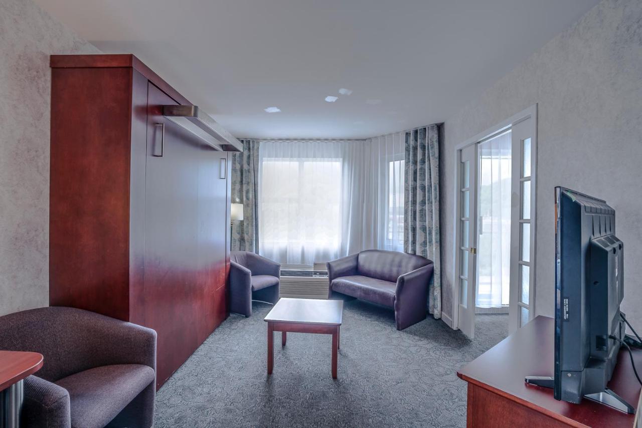 Quality Suites Sainte-Anne-de-Beaupre Exterior photo