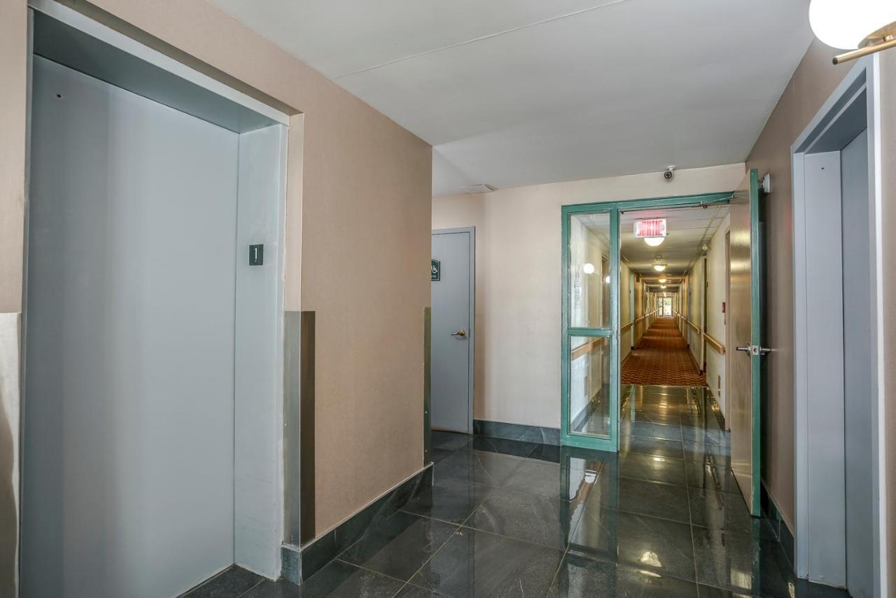 Quality Suites Sainte-Anne-de-Beaupre Exterior photo