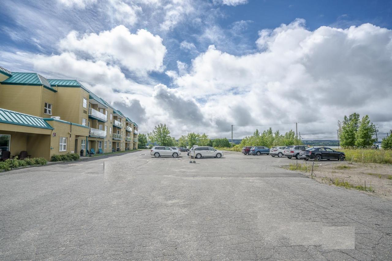 Quality Suites Sainte-Anne-de-Beaupre Exterior photo