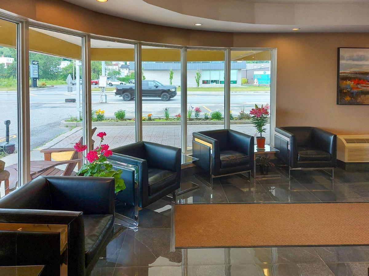 Quality Suites Sainte-Anne-de-Beaupre Exterior photo