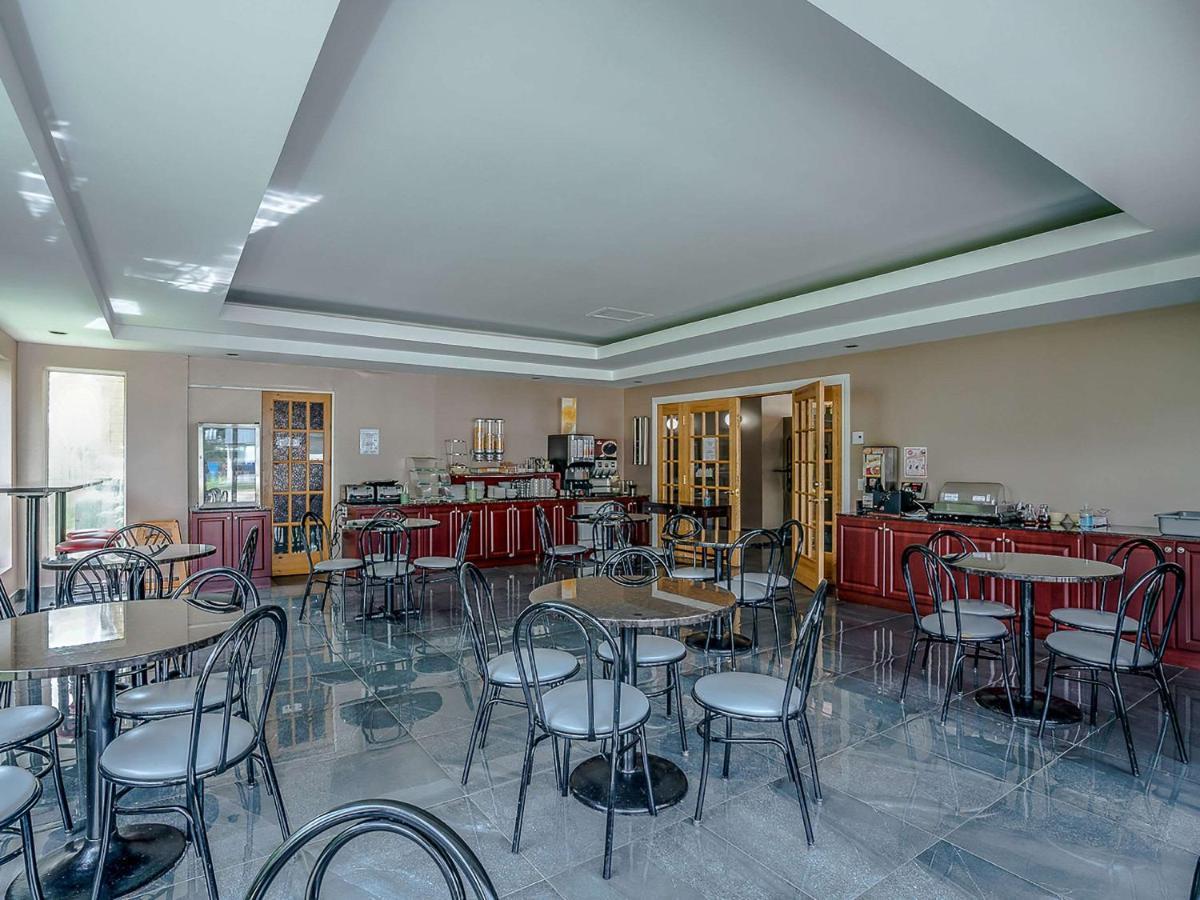 Quality Suites Sainte-Anne-de-Beaupre Exterior photo