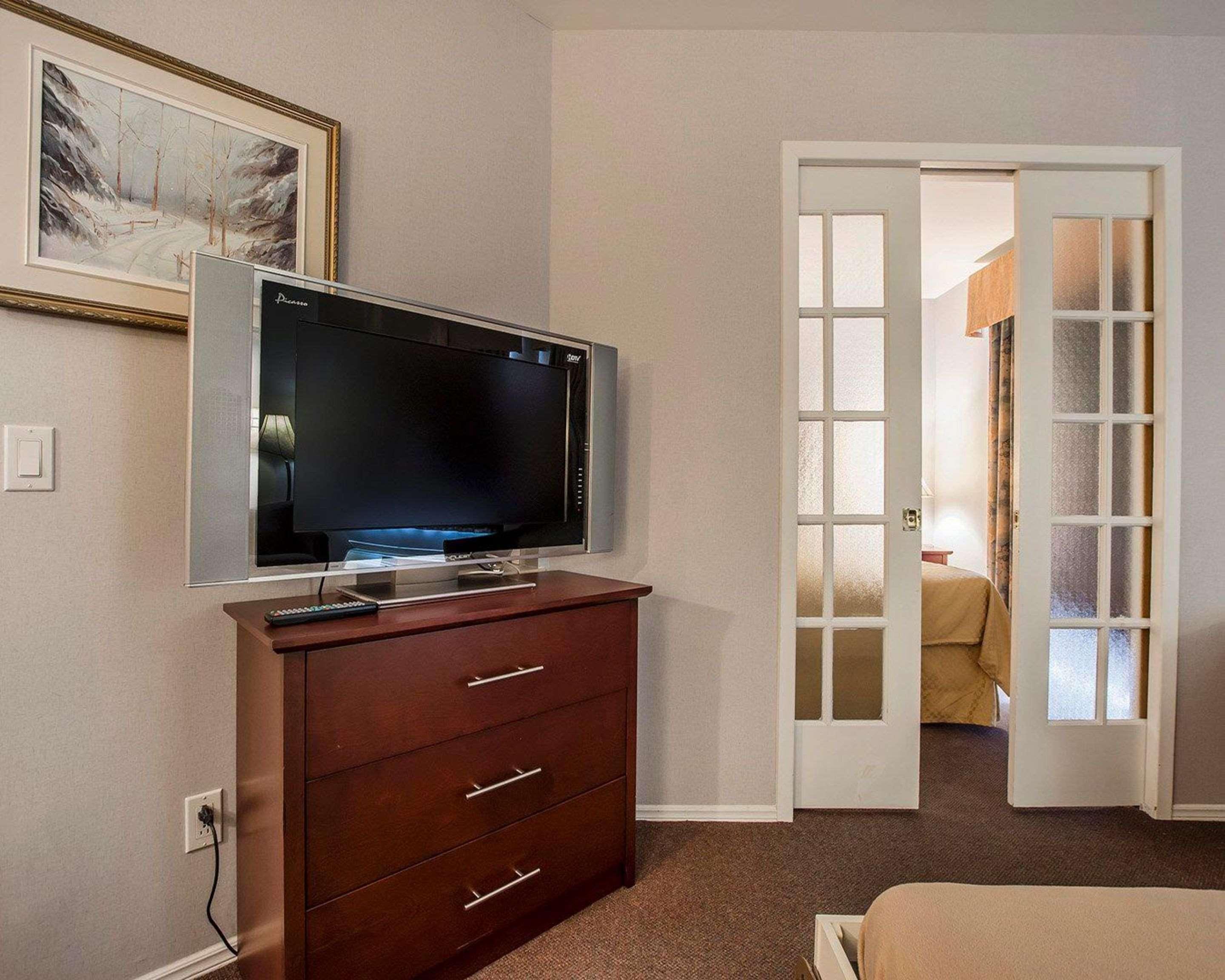 Quality Suites Sainte-Anne-de-Beaupre Exterior photo