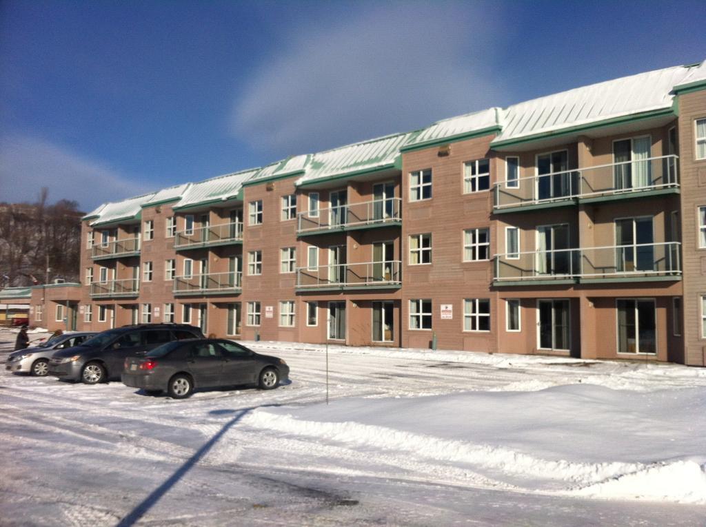 Quality Suites Sainte-Anne-de-Beaupre Exterior photo