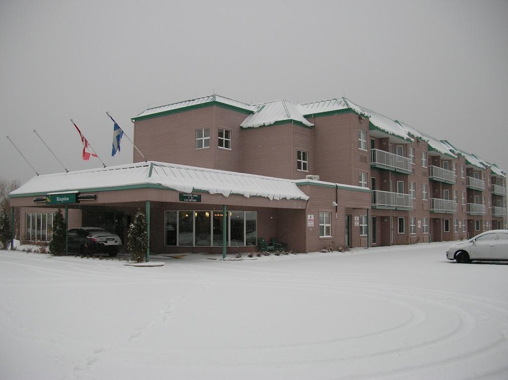 Quality Suites Sainte-Anne-de-Beaupre Exterior photo