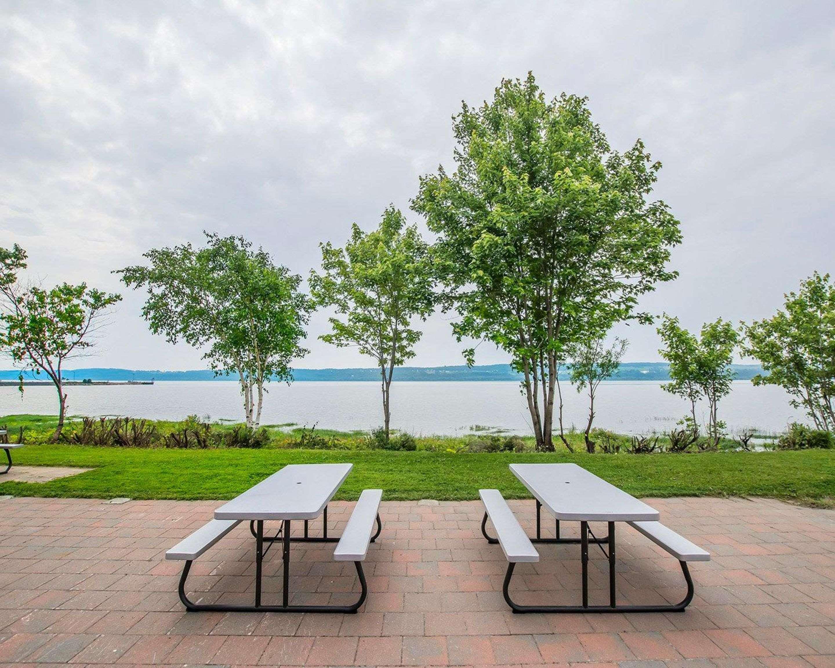 Quality Suites Sainte-Anne-de-Beaupre Exterior photo