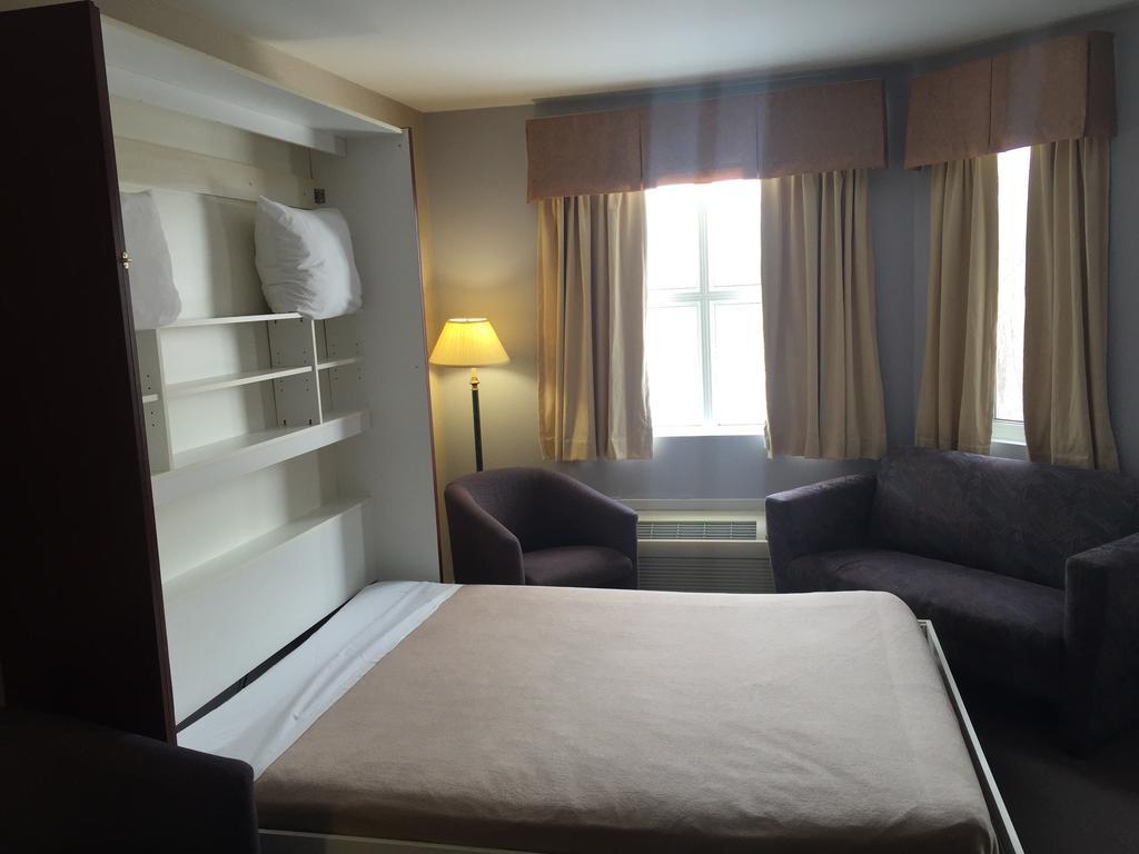 Quality Suites Sainte-Anne-de-Beaupre Exterior photo