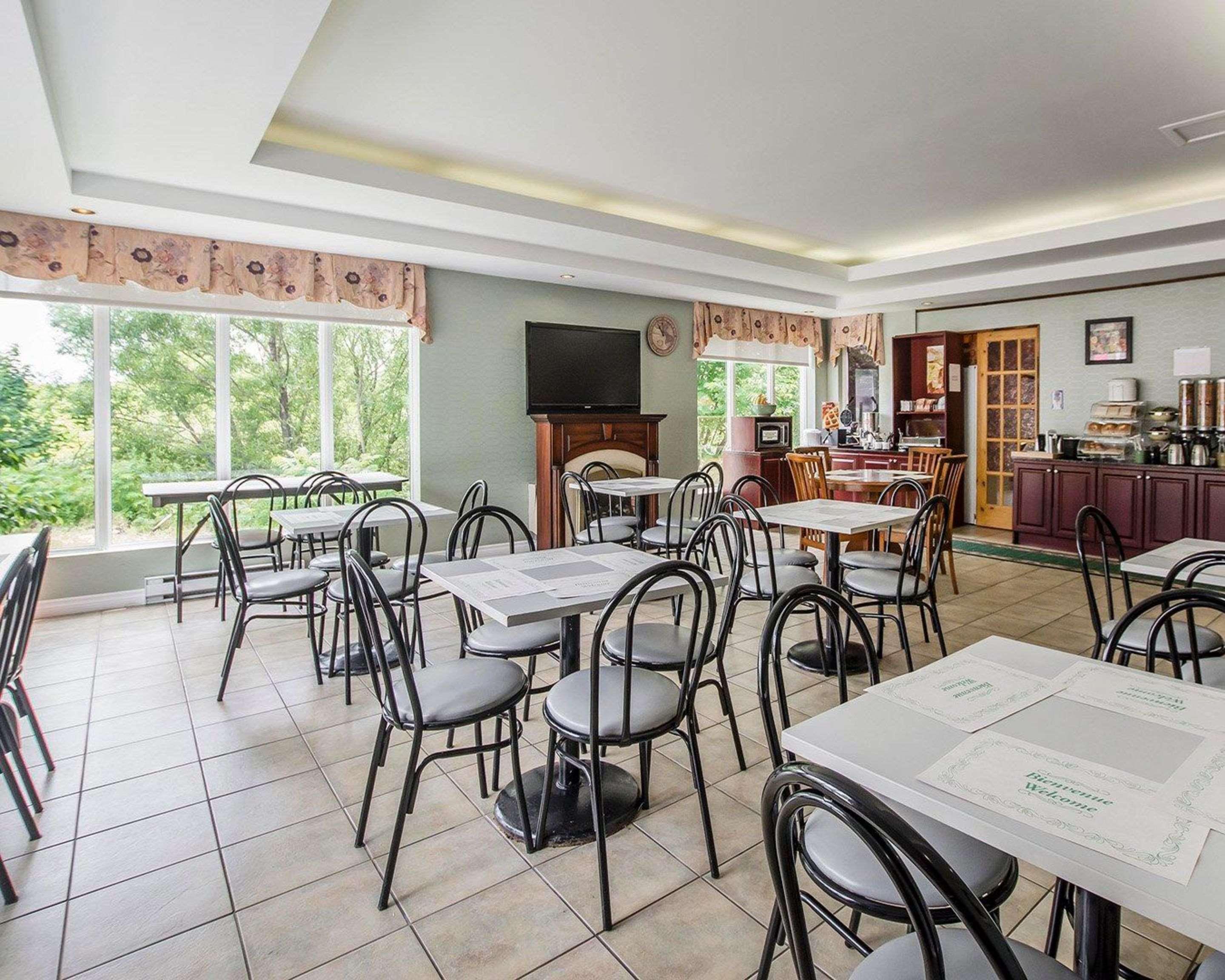 Quality Suites Sainte-Anne-de-Beaupre Exterior photo